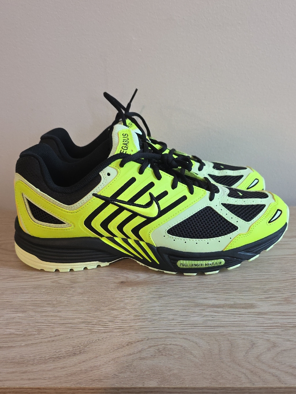 NEW Nike Air Pegasus 2005 Green Black